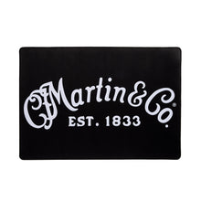 Lade das Bild in den Galerie-Viewer, C.F. Martin-Gitarren-Schutzmatte mit CFM-Logo
