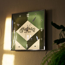 Lade das Bild in den Galerie-Viewer, Martin D‑28 Retro Monogram Wall Clock – Stilvolle LED‑Wanduhr für Musikliebhaber