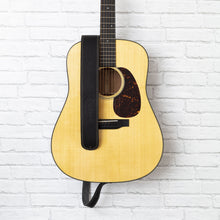 Lade das Bild in den Galerie-Viewer, C.F. Martin Gitarrengurt aus Baseball-Handschuh-Leder, schwarz