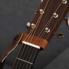 Lade das Bild in den Galerie-Viewer, BROWN HEADSTOCK TIE