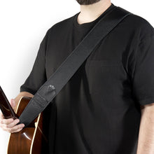 Lade das Bild in den Galerie-Viewer, C.F. Martin Custom Shop Leather Pickholder Strap
