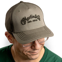 Lade das Bild in den Galerie-Viewer, MARTIN 1833 BASEBALL CAP CFM LOGO OLIVE
